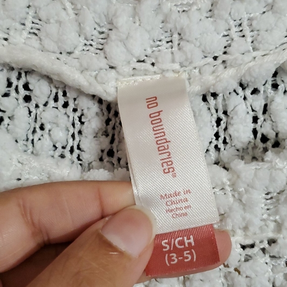 White sweater top with lace - Picture 4 of 5